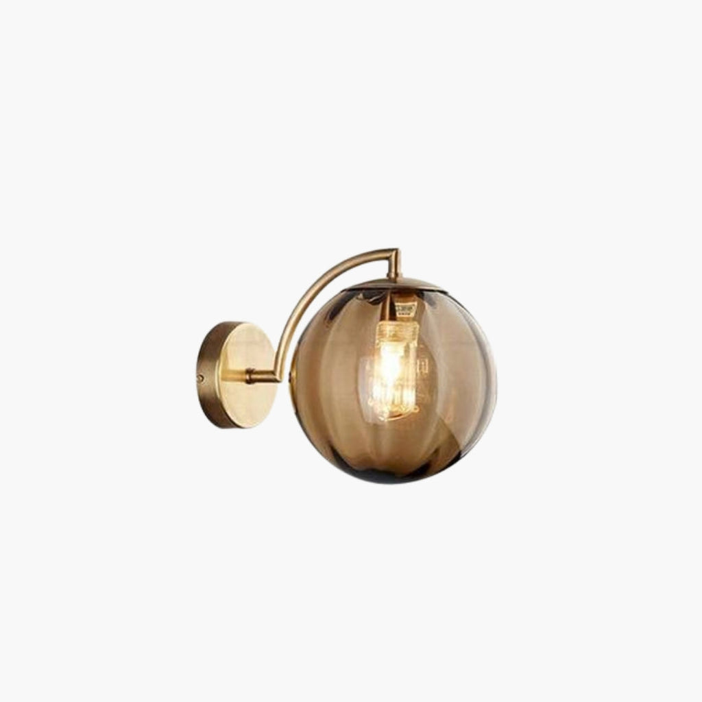 Wandleuchte LED Golden mit Kugel aus Rauchglas