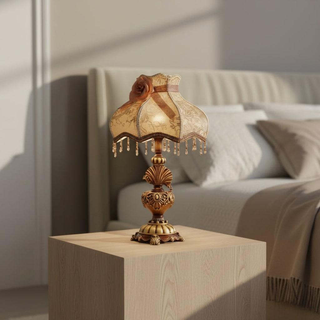 Nachttischlampe Antik mit Lampenschirm