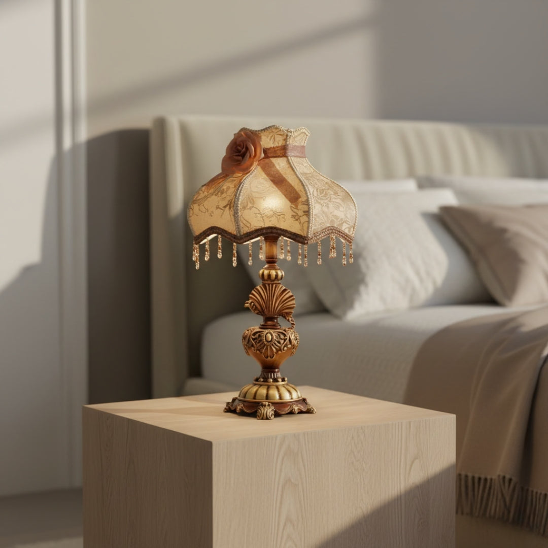 Nachttischlampe Antik mit Lampenschirm
