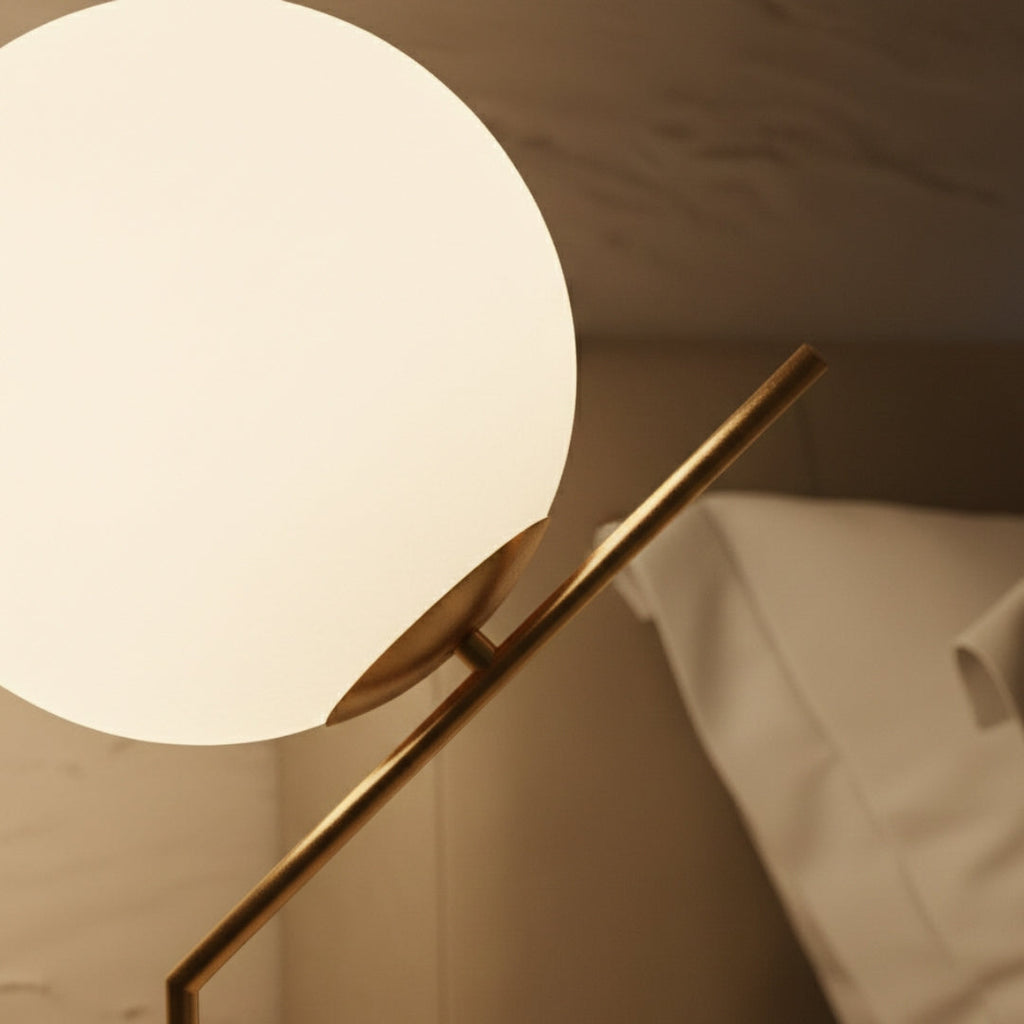 Nachttischlampe Kugel Weiß