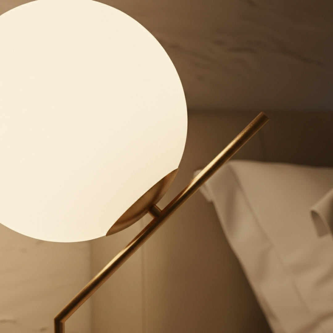 Nachttischlampe Kugel Weiß