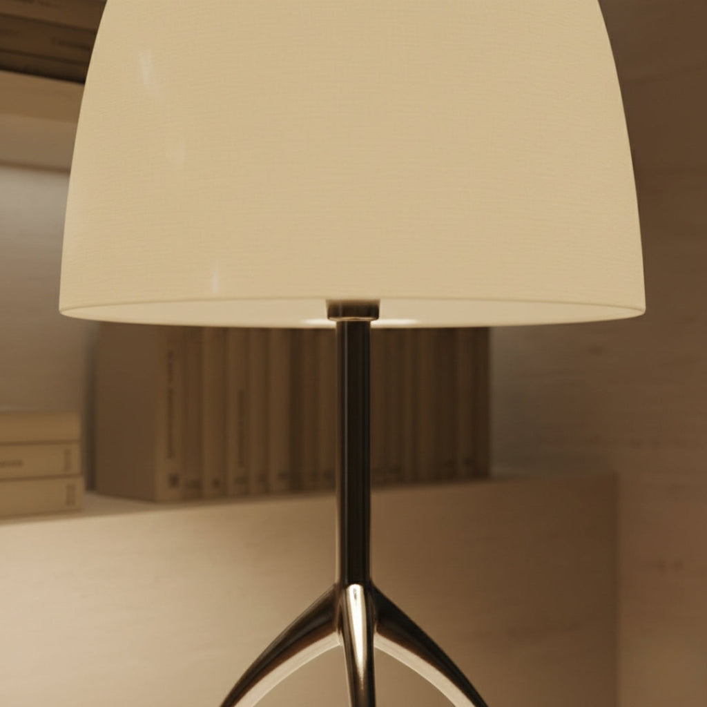 Nachttischlampe Dreibein