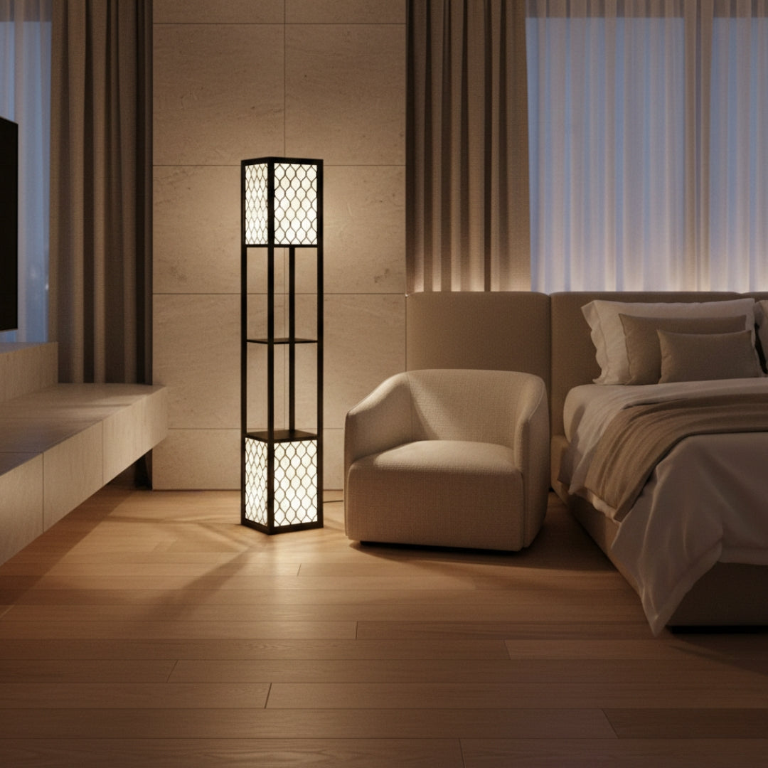 Stehlampe mit Regal