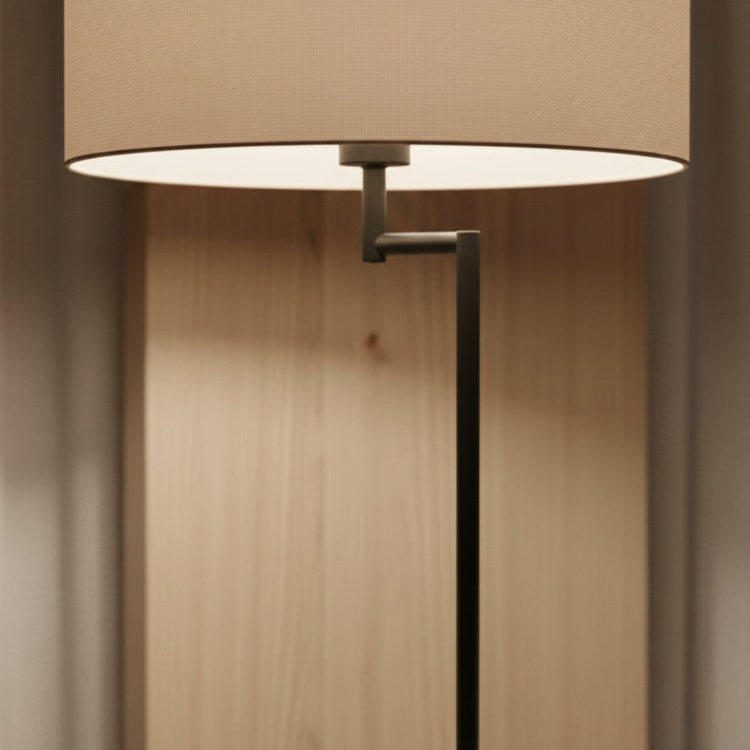 Stehlampe mit USB-Anschluss