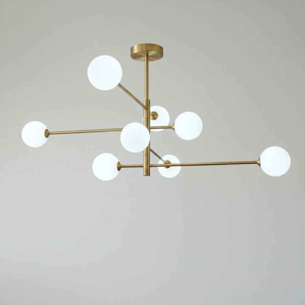 Kronleuchter skandinavisch modern aus Glas und Messing – raffinierte Eleganz