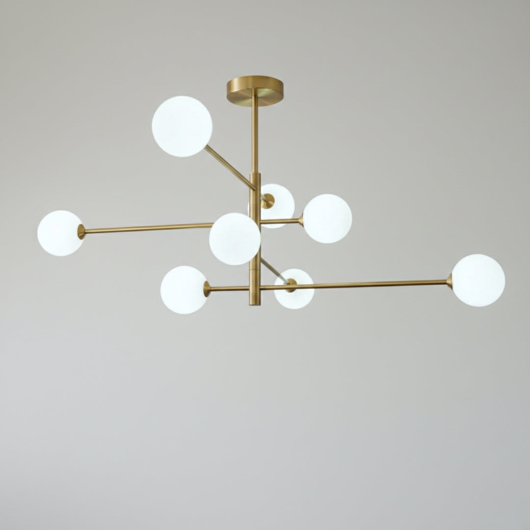 Kronleuchter skandinavisch modern aus Glas und Messing – raffinierte Eleganz