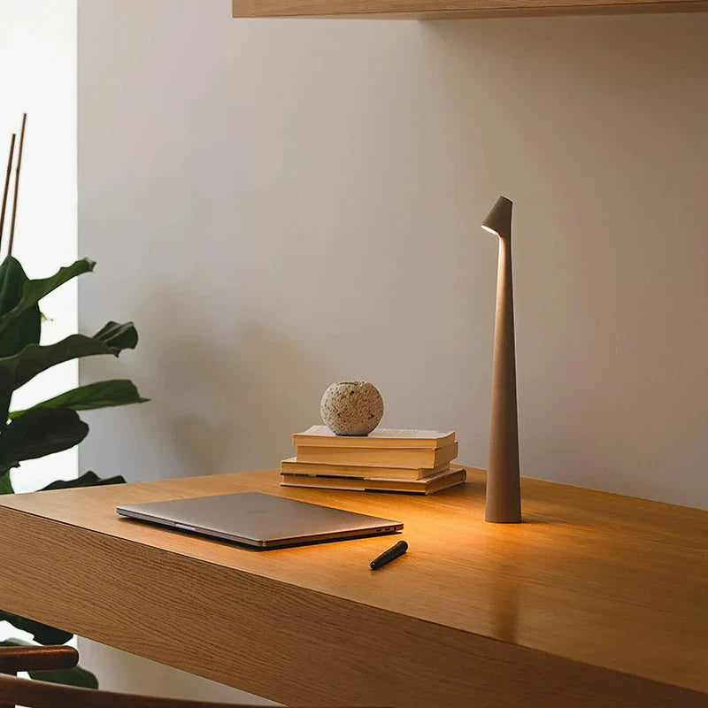Nachttischlampe Minimalistisch