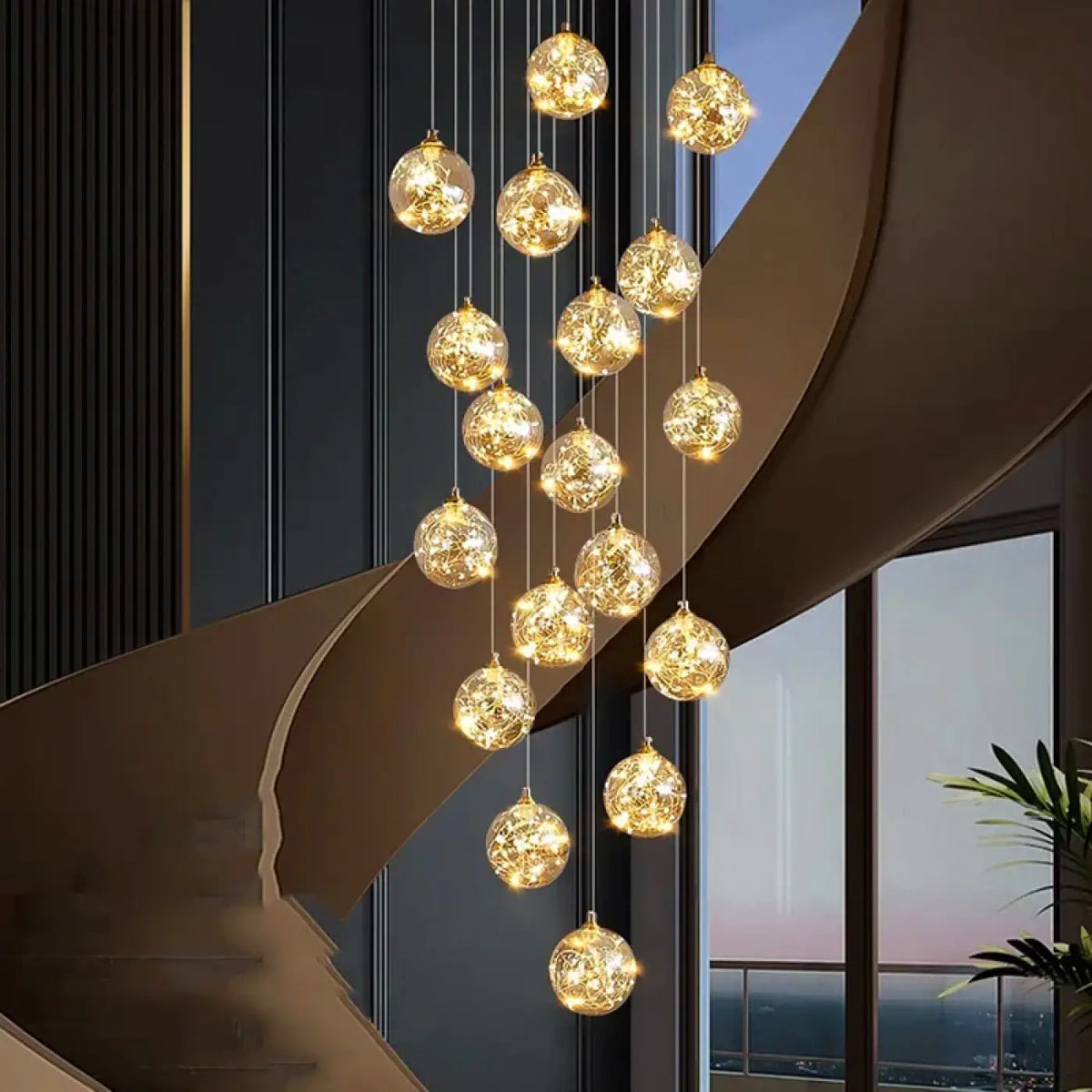 Pendelleuchte Wasserfall LED Gold für Treppenhaus