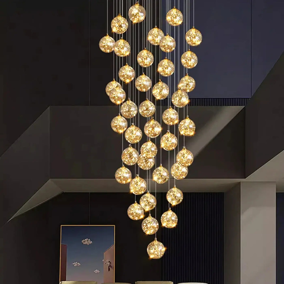 Pendelleuchte Wasserfall LED Gold für Treppenhaus