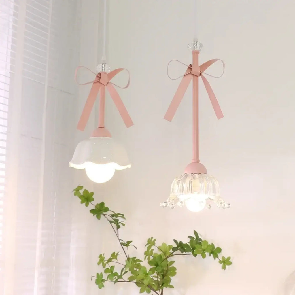 Pendelleuchte Design mit Bändern Rosa und Glas