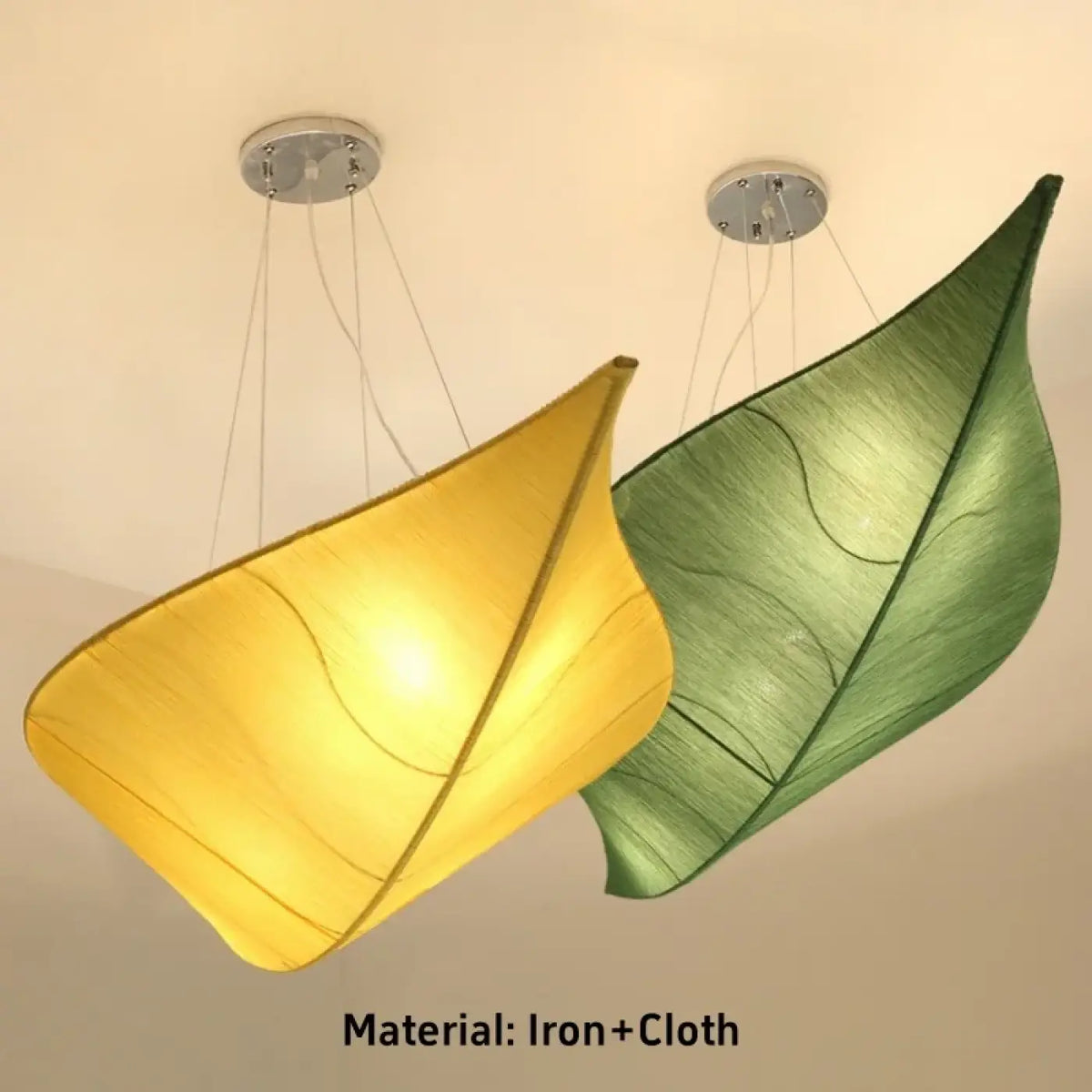 Pendelleuchte Blatt aus Stoff und Metall