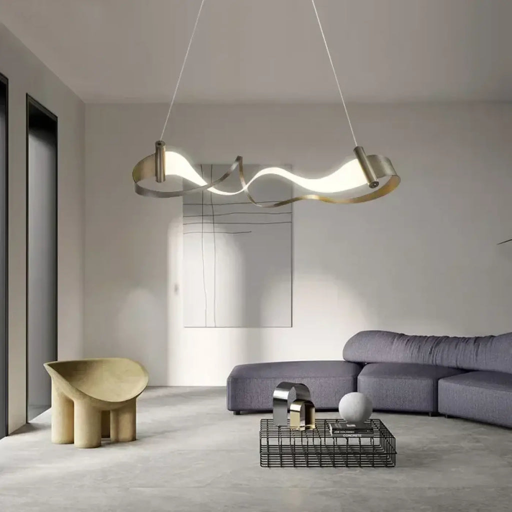 Pendelleuchte Gewellt aus Metall Gold