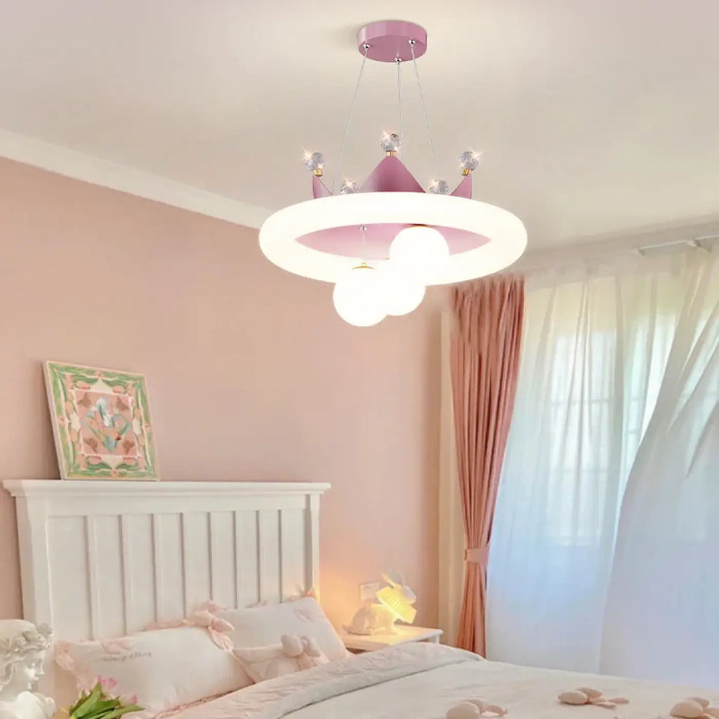 Pendelleuchte Krone Märchenhaft für Schlafzimmer