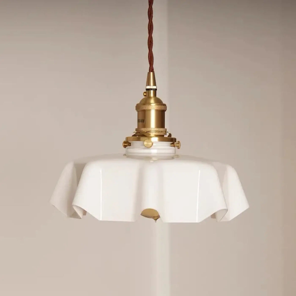 Pendelleuchte Retro aus Glas Gewellt Rosa und Messing