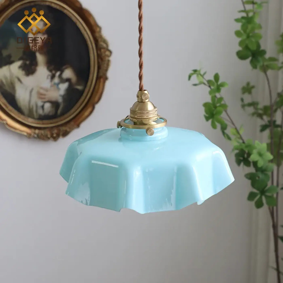 Pendelleuchte Retro aus Glas Gewellt Rosa und Messing